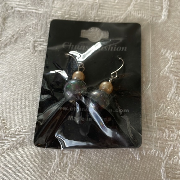 Four New On Cards Chuns Pierced Earrings - Picture 5 of 5